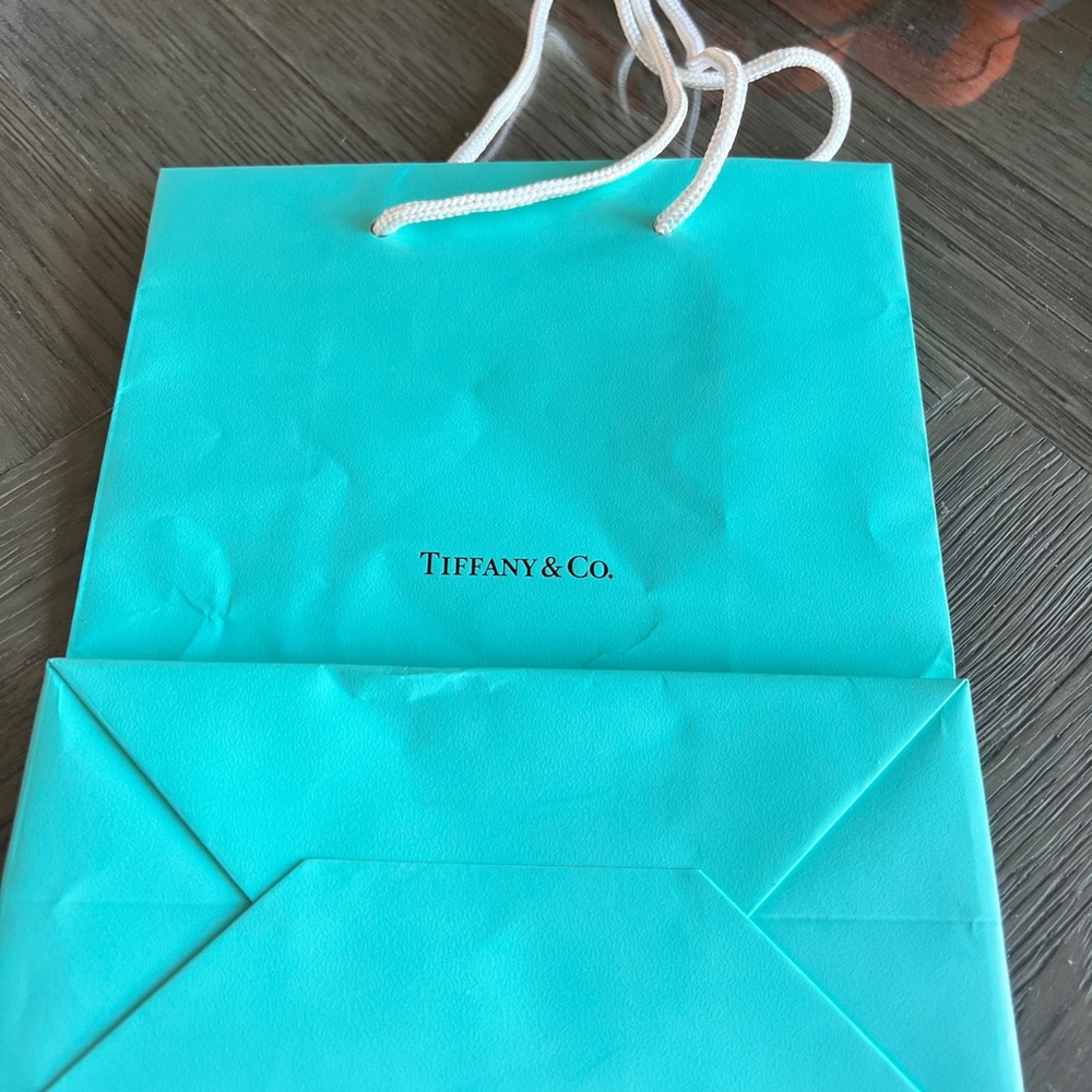 Tiffany shopping bag